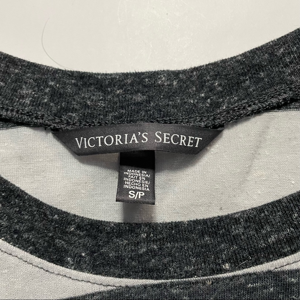 Victoria’s Secret Casual Preppy Striped Lightweight 3/4 Sleeve Shirt Size Small - Picture 3 of 7